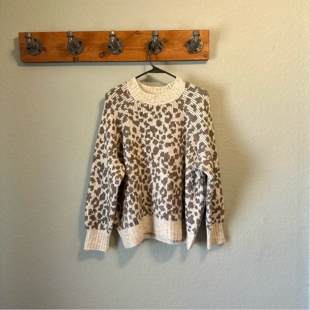 NWOT. Old Navy- Leopard print sweater. Size large. Cozy, comfortable, and soft.